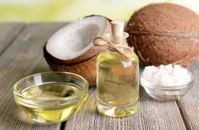 Natural Essential Oil For Itchy Skin: Coconut Oil